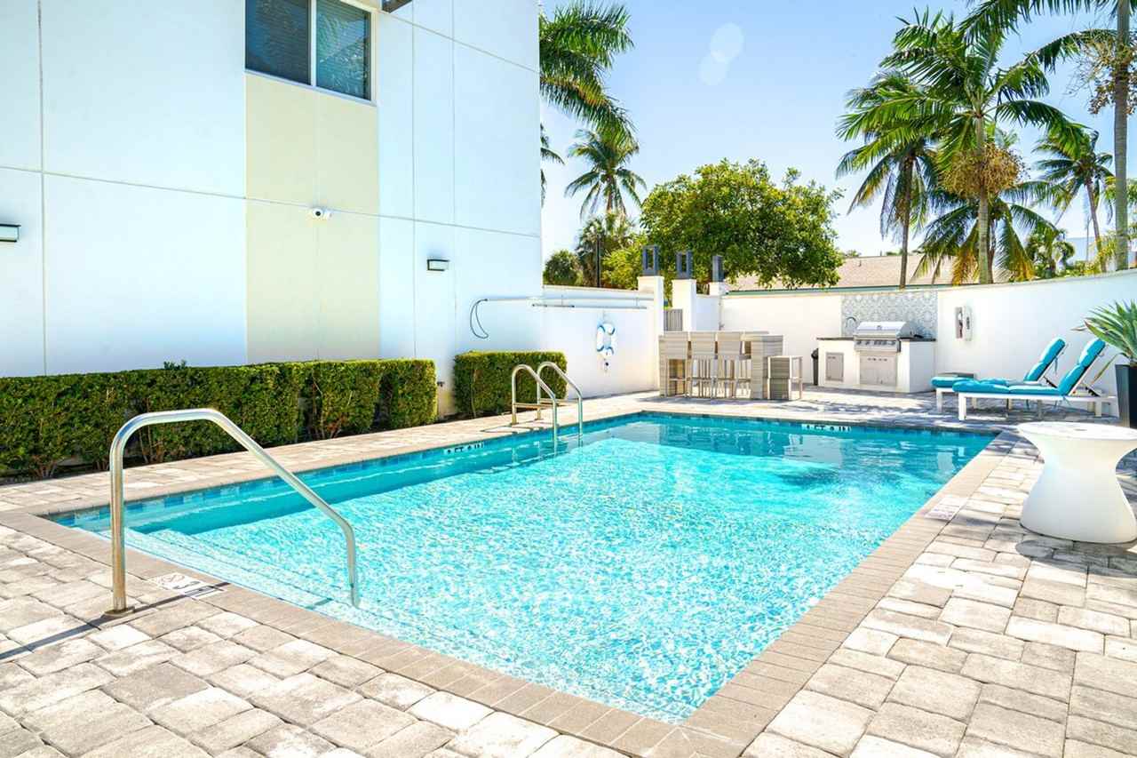 502 Ne Wavecrest Way #1424315P - Photo 6 of 32