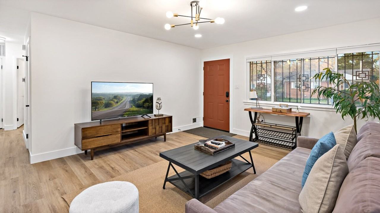 135 69th St #1395376P - Photo 7 of 39