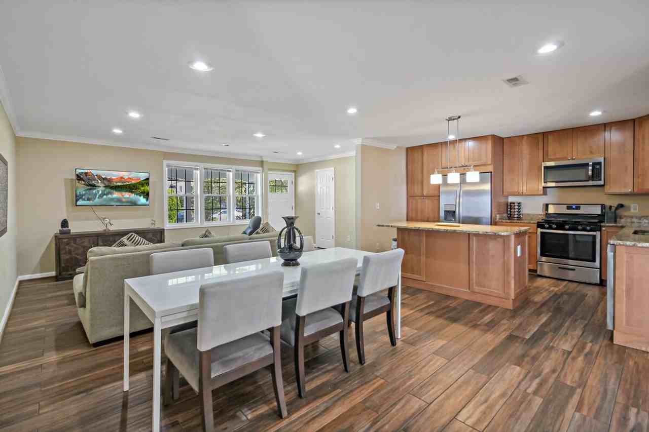 7103 Highland St #1395505P - Photo 2 of 48