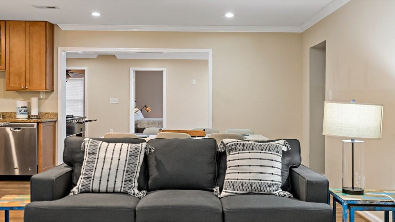 7103 Highland St #1395505P - Photo 6 of 48