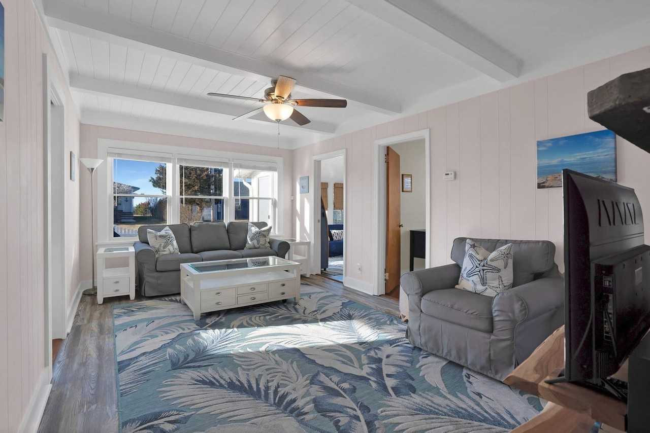 415 Sound Ave #1429743P - Photo 4 of 24