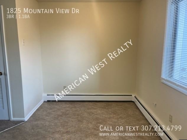 1825 Mountain View Dr - Photo 4 of 10