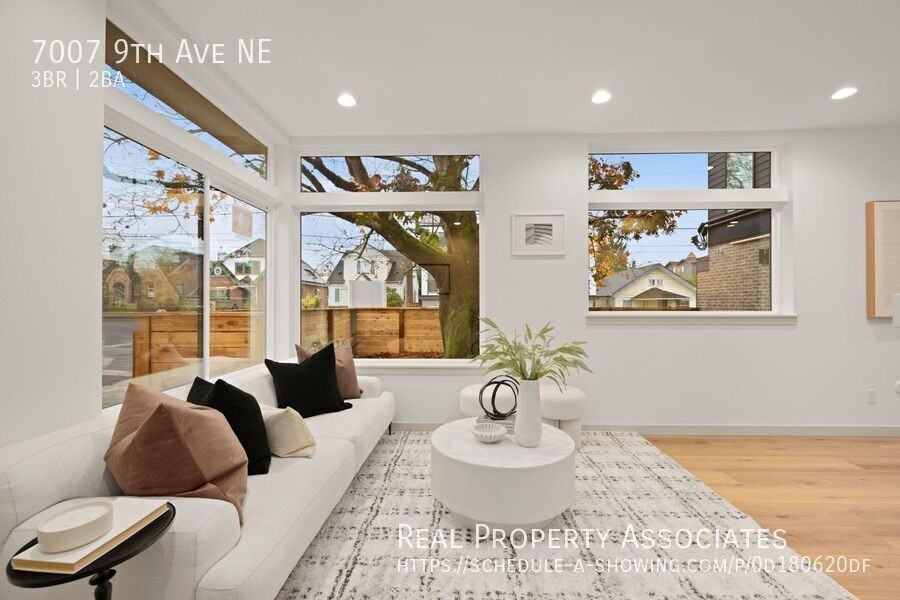 7007 9th Ave Ne - Photo 5 of 30