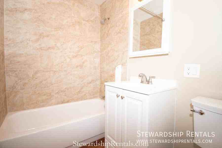 528 Tyler St #14 - Photo 4 of 11