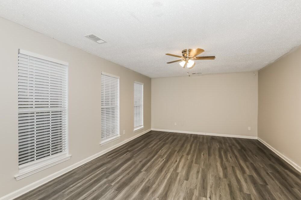 5391 Katherine Village Dr - Photo 4 of 17