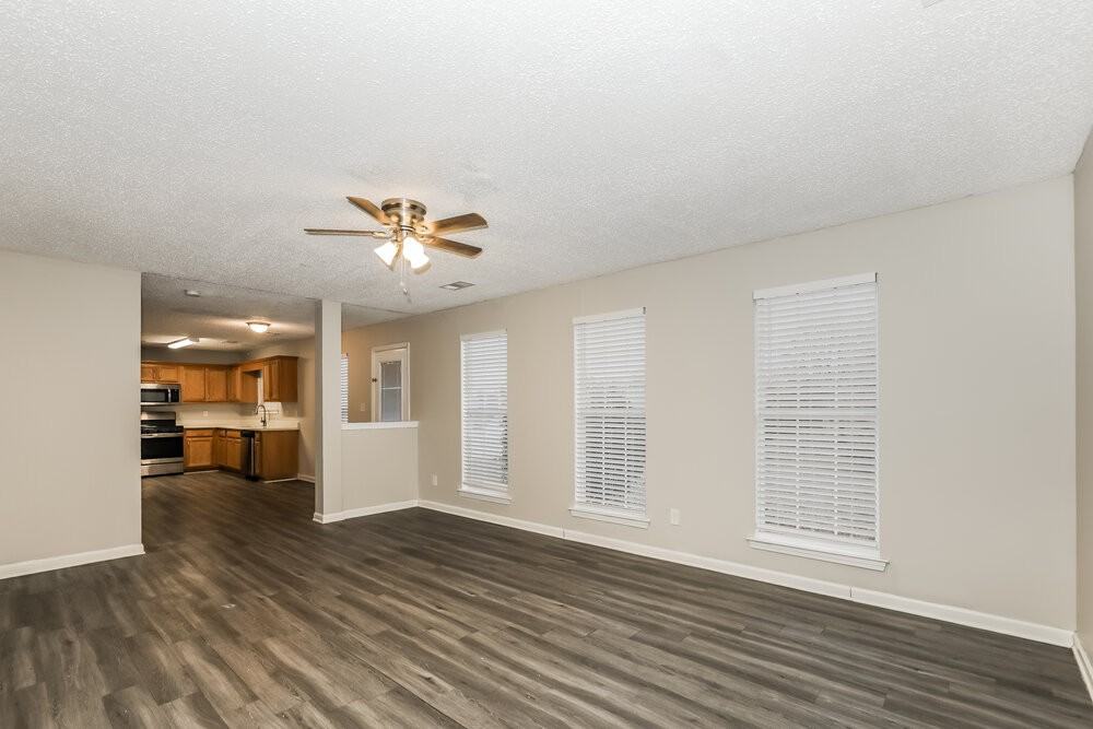 5391 Katherine Village Dr - Photo 5 of 17