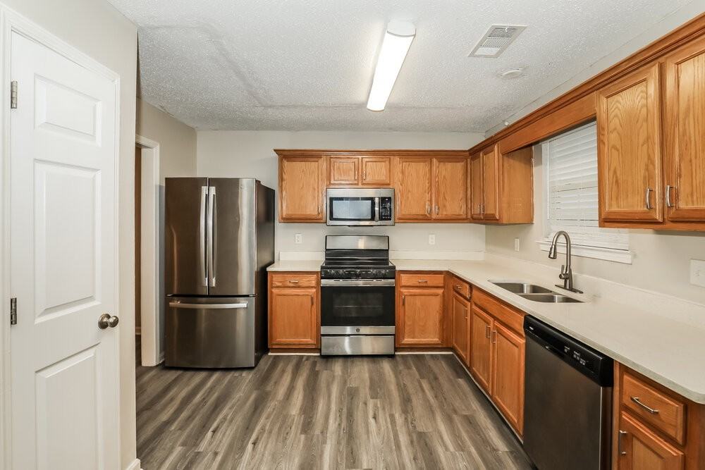 5391 Katherine Village Dr - Photo 7 of 17