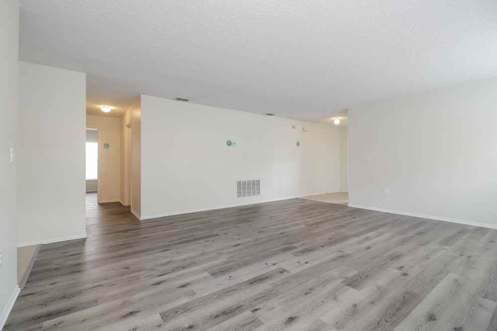 3137 Holland Dr - Photo 4 of 16