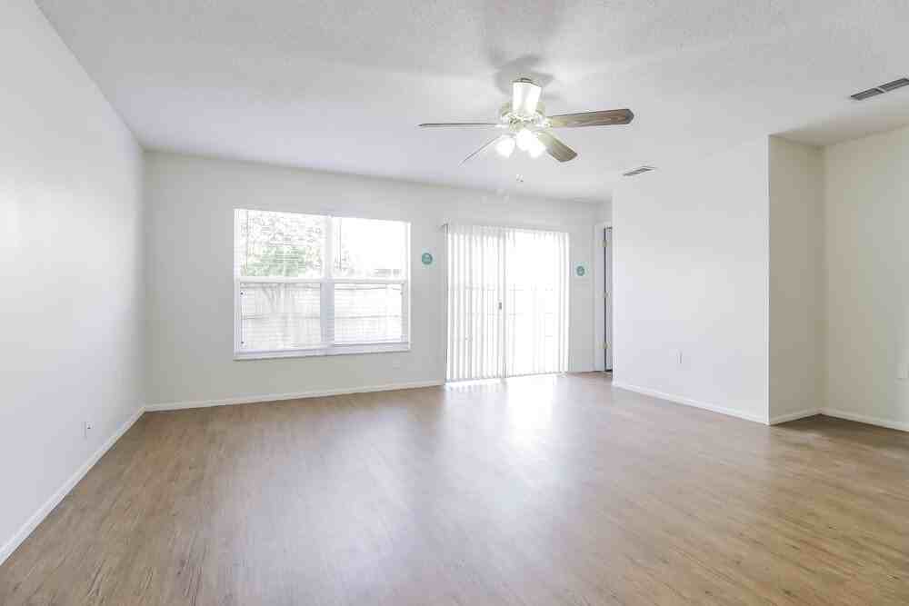 3137 Holland Dr - Photo 7 of 16