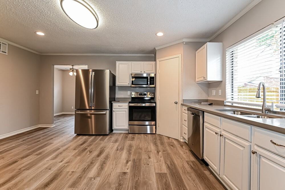 8902 Miami Dr - Photo 7 of 16