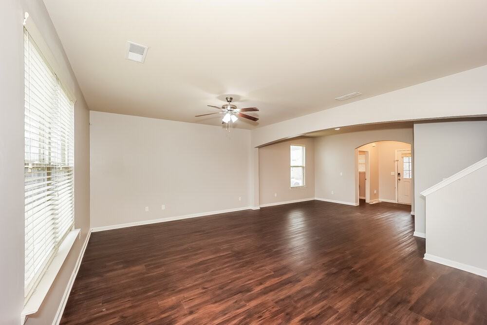 252 Bandelier Cir - Photo 4 of 17