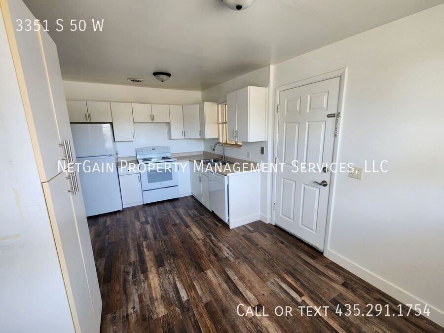 3351 S 50 W - Photo 3 of 12