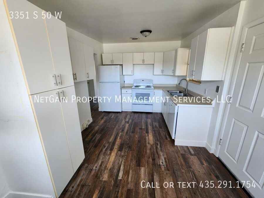 3351 S 50 W - Photo 5 of 12