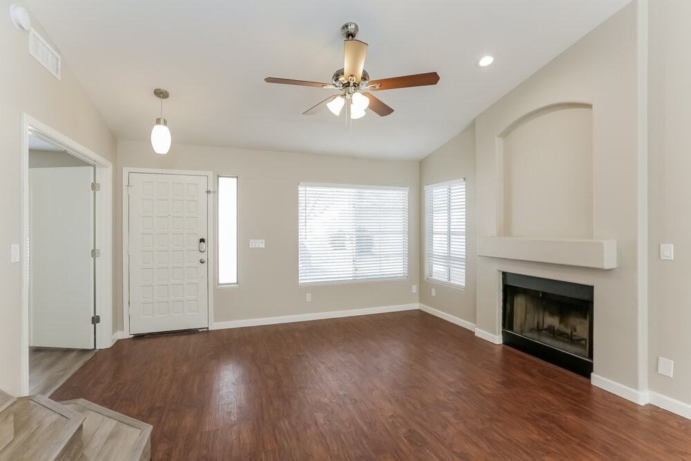 7045 N 28th Ave - Photo 5 of 17