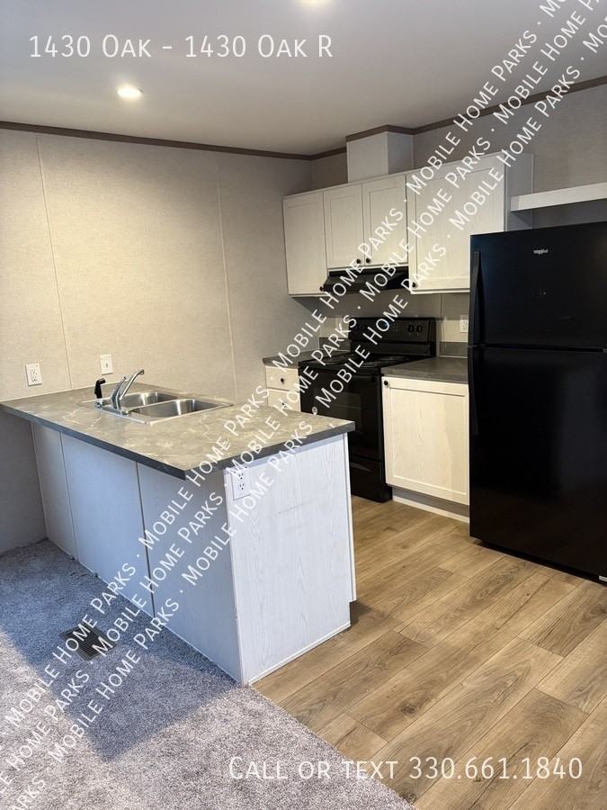 1430 Oak St #1430OAKR - Photo 3 of 9