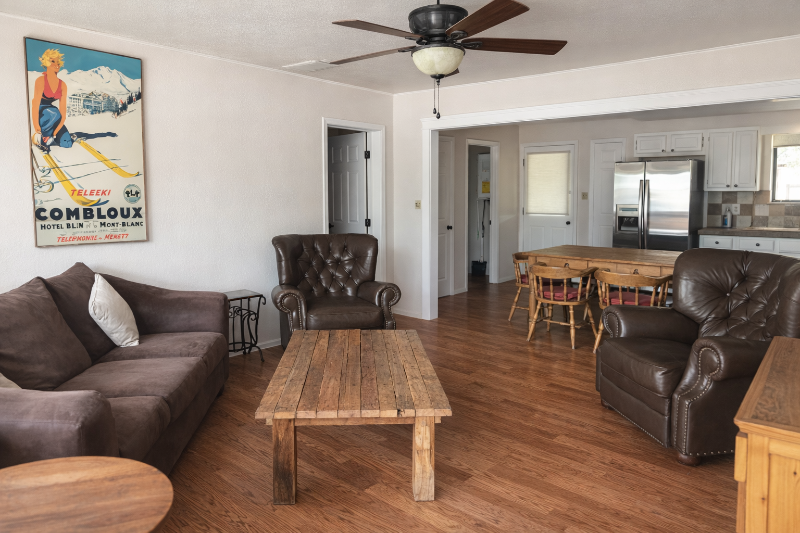 1007 Calle De Oro - Photo 2 of 17