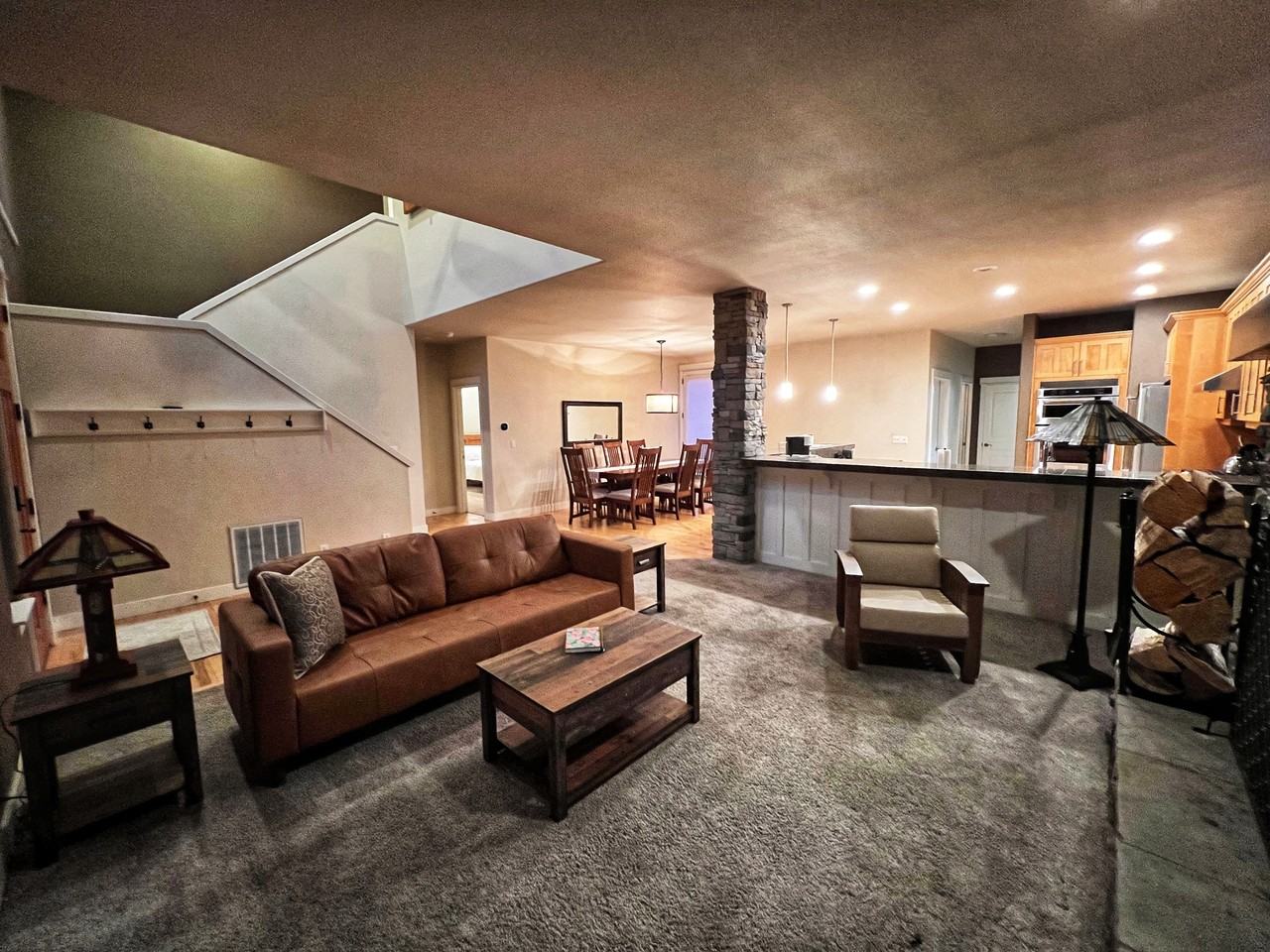 319 Northwest Flagline Drive - Photo 5 of 26