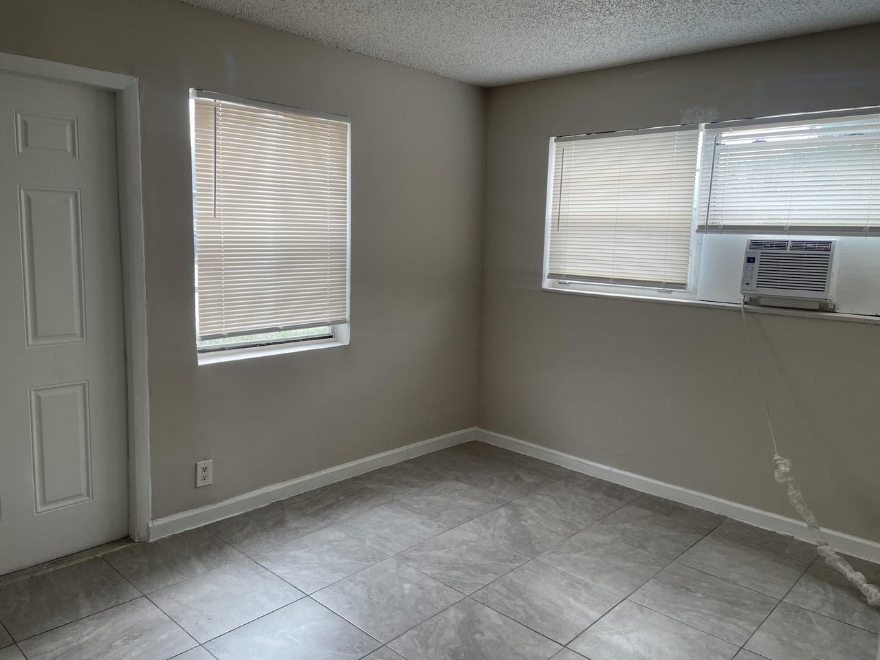 914 4th St #914-2 - Photo 3 of 8