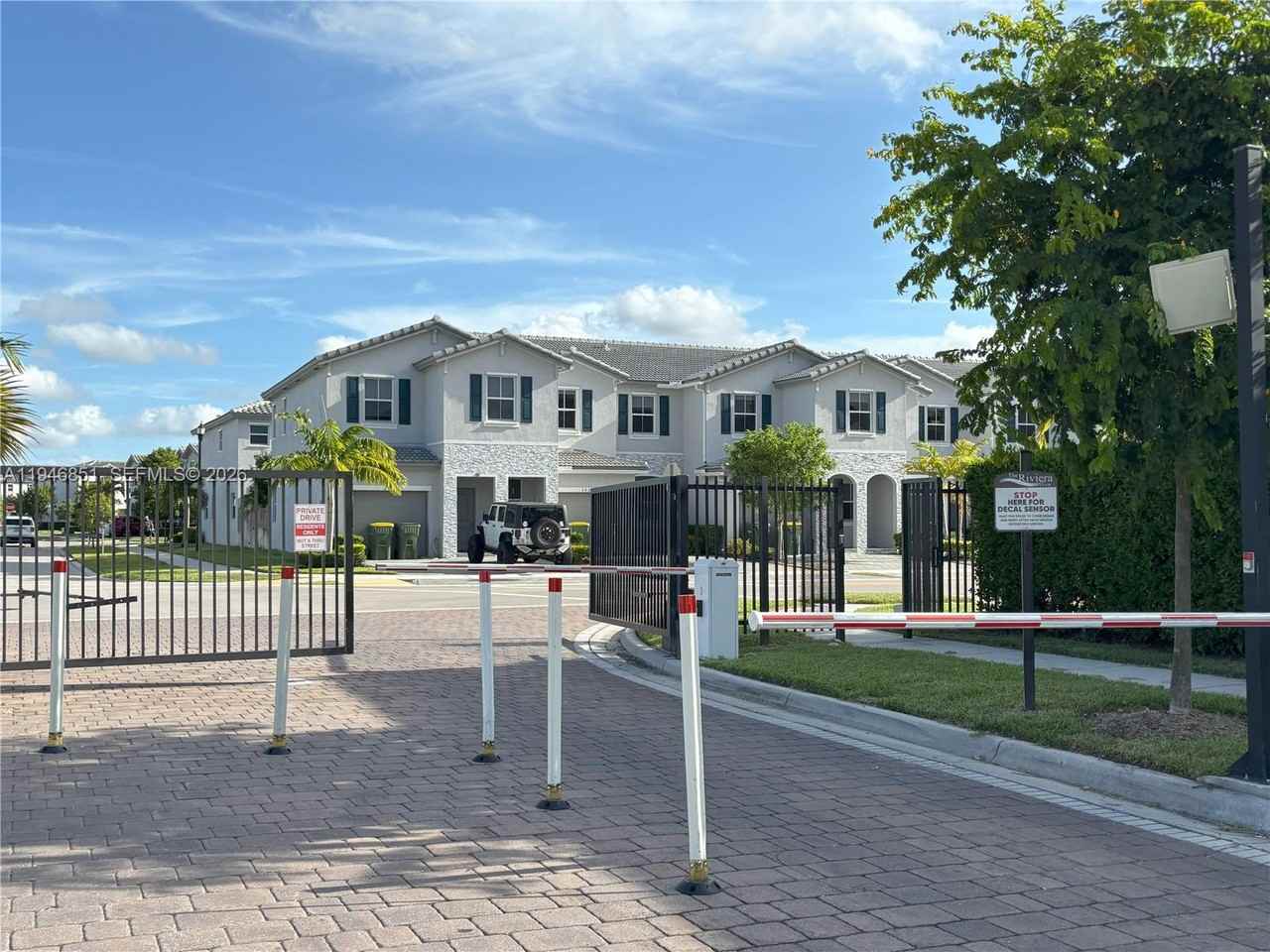 N Homestead Blvd #2622 - Photo 6 of 27