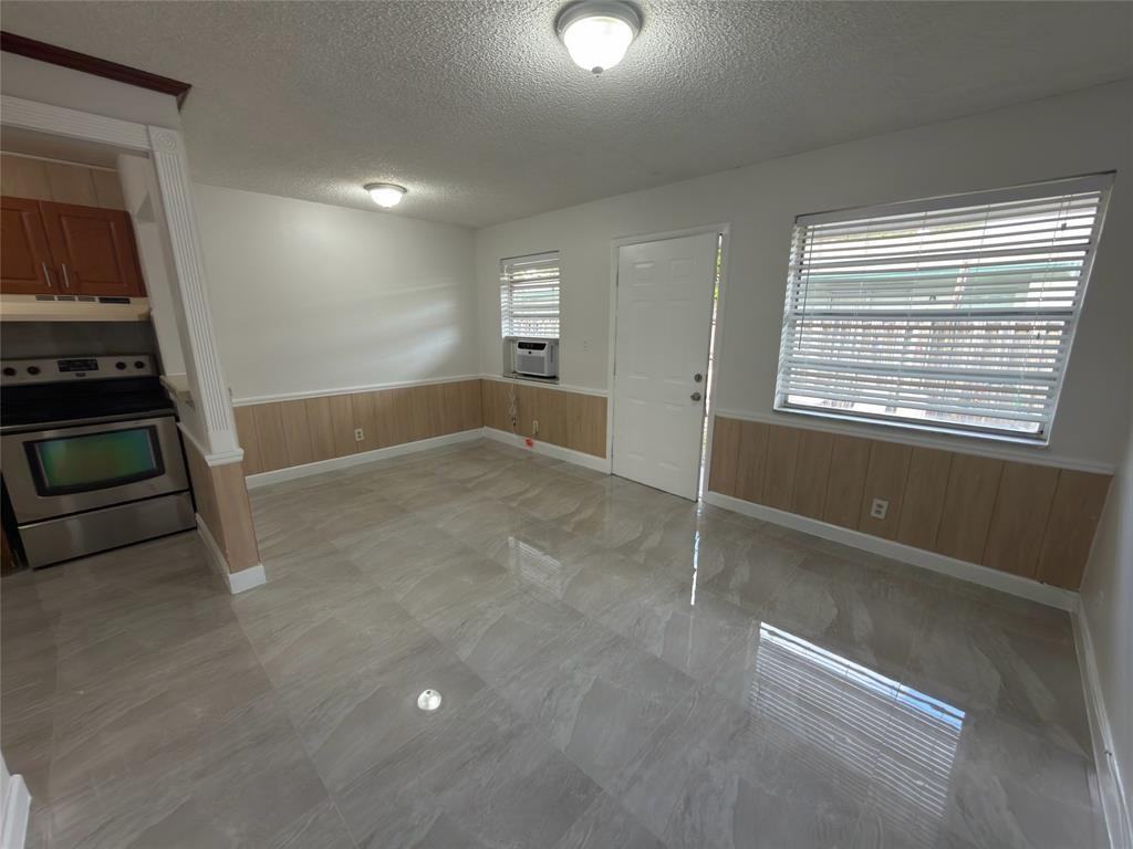 1810 Sw 44th Ave #1810-3 - Photo 2 of 21