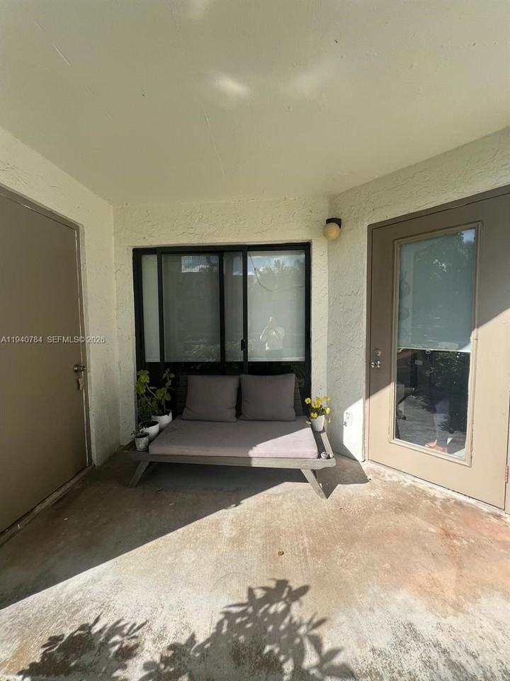 550 S Park Rd #550-148 - Photo 7 of 19