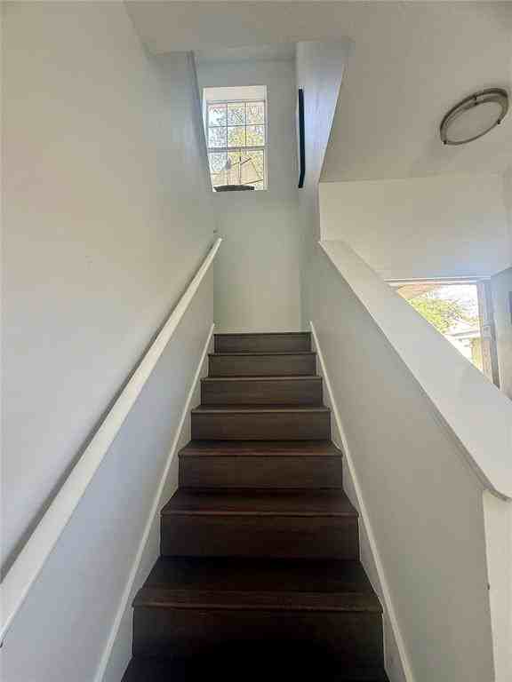 1008 Royal Ridge Dr #1008