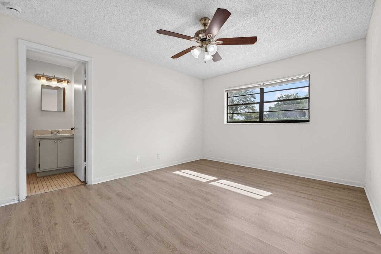 9409 Nw 49th Pl #940920D - Photo 6 of 22