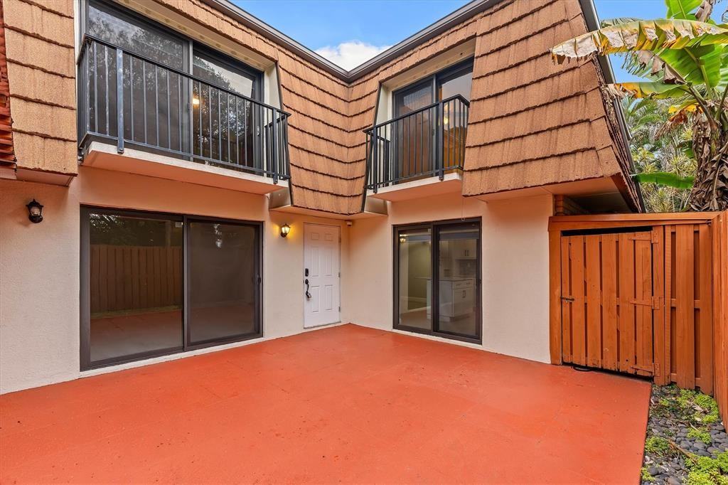 9156 Sw 23rd St #9156D - Photo 5 of 35