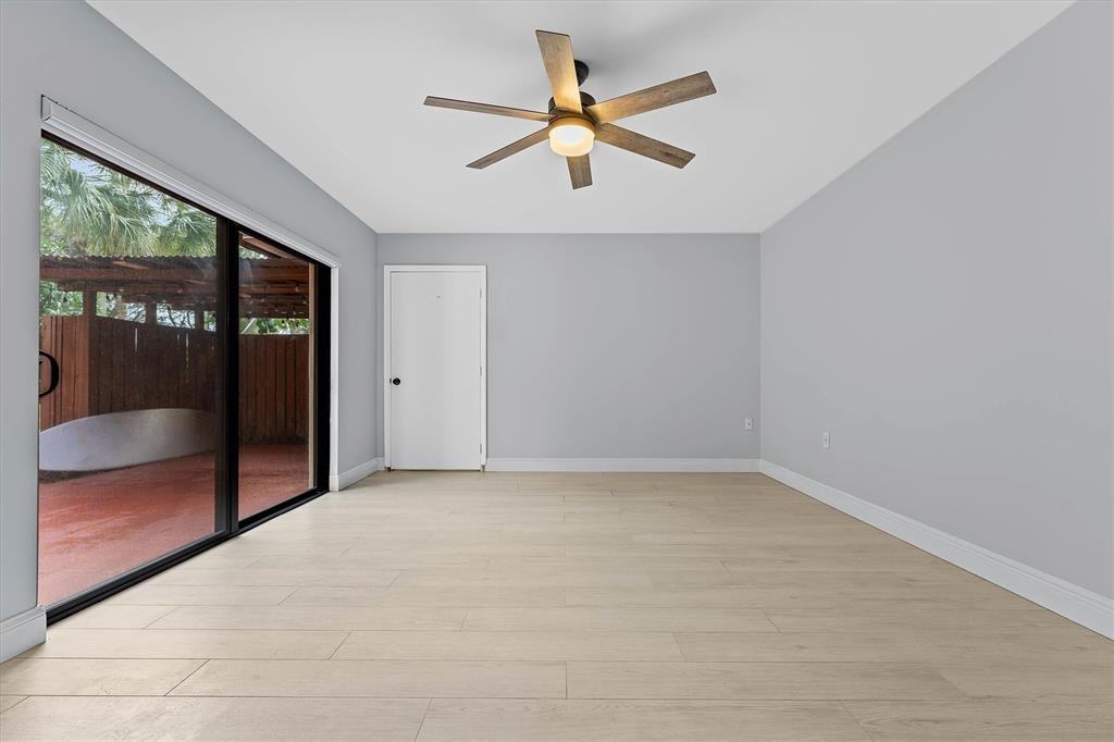 9156 Sw 23rd St #9156D - Photo 6 of 35