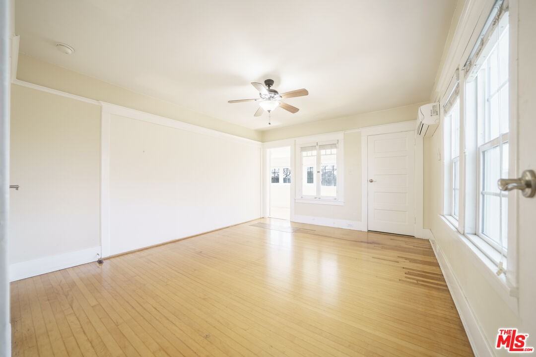 1417 12th Ave #1417 - Photo 4 of 16