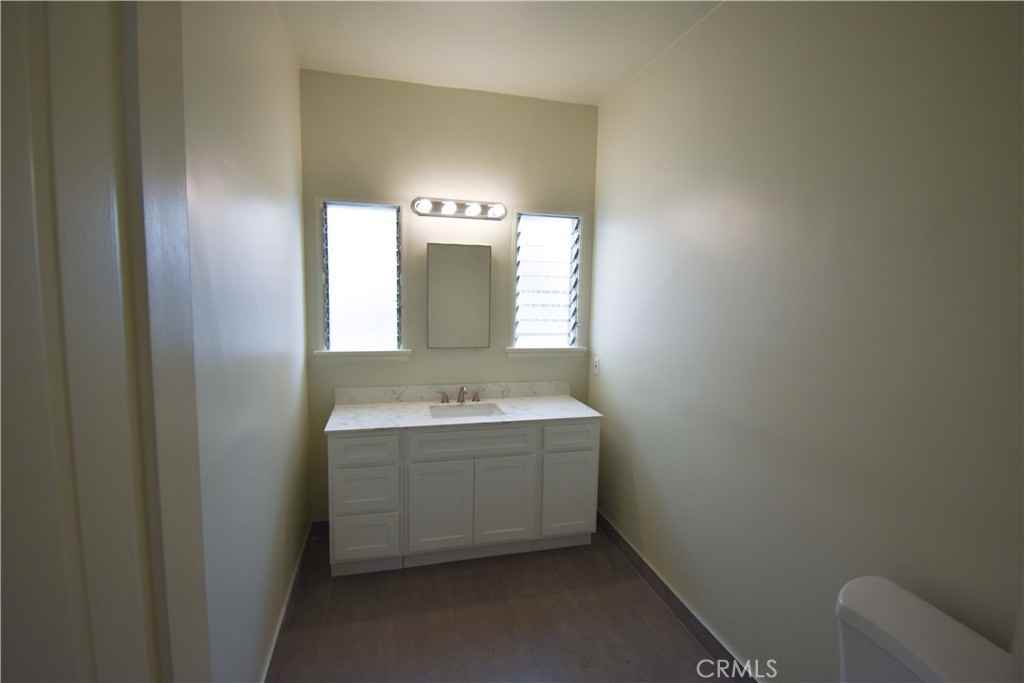 433 S Rexford Dr #4331-2 - Photo 3 of 16