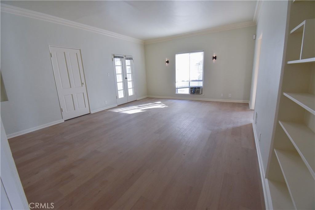 433 S Rexford Dr #4331-2 - Photo 7 of 16