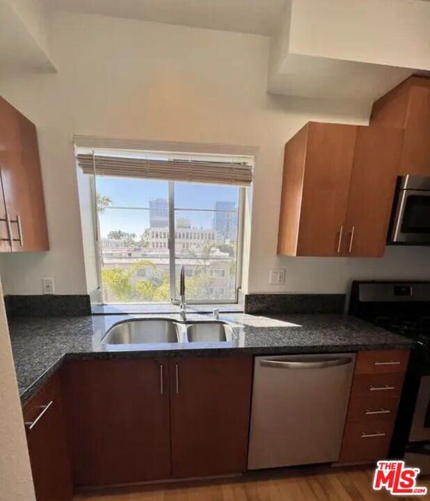 2864 Sunset Pl #2864-402 - Photo 2 of 14