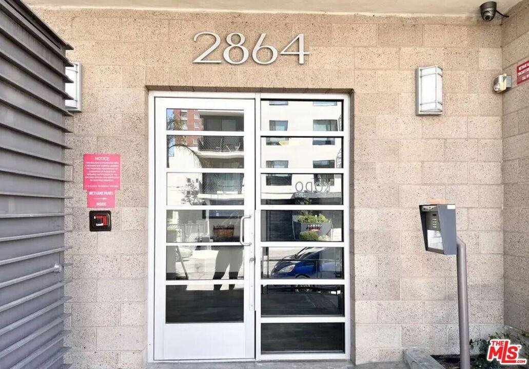 2864 Sunset Pl #2864-402 - Photo 4 of 14