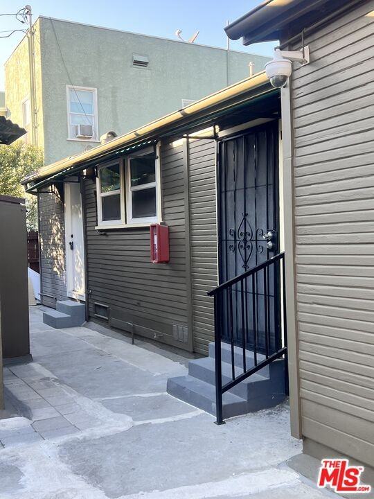 1436 E 4th St #1436C - Photo 3 of 15