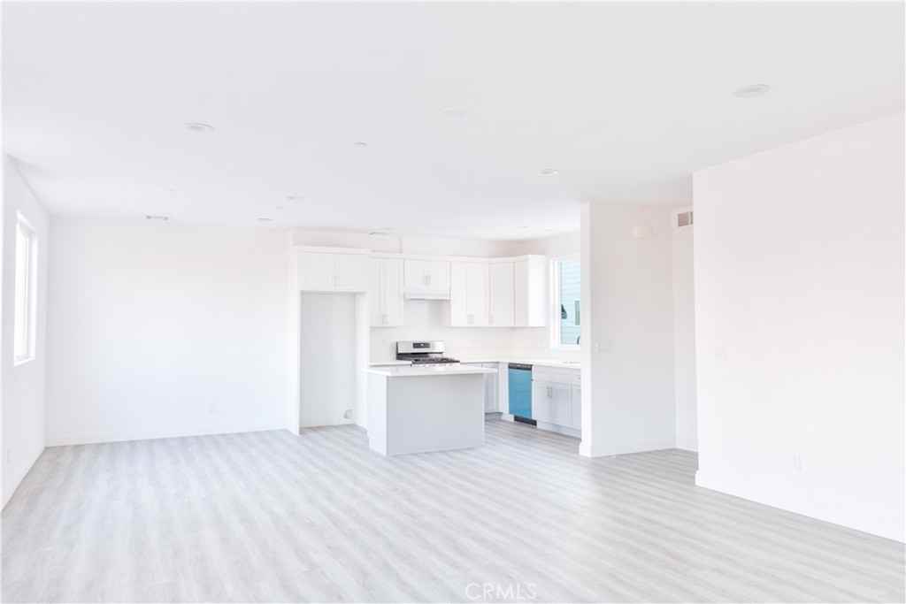 14622 Vanowen St #14622 - Photo 2 of 17