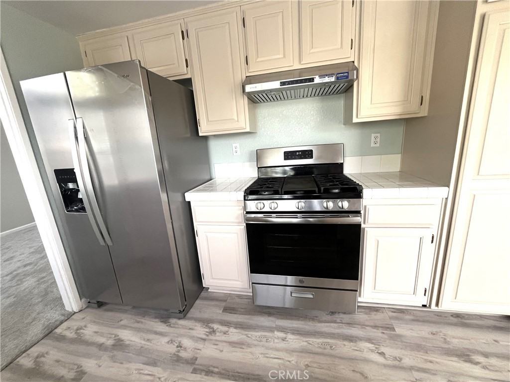 28700 Bridge Water Ln #28700 - Photo 4 of 25