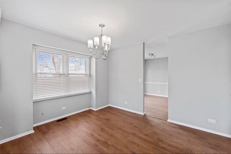 448 Thorndale Ct - Photo 5 of 7