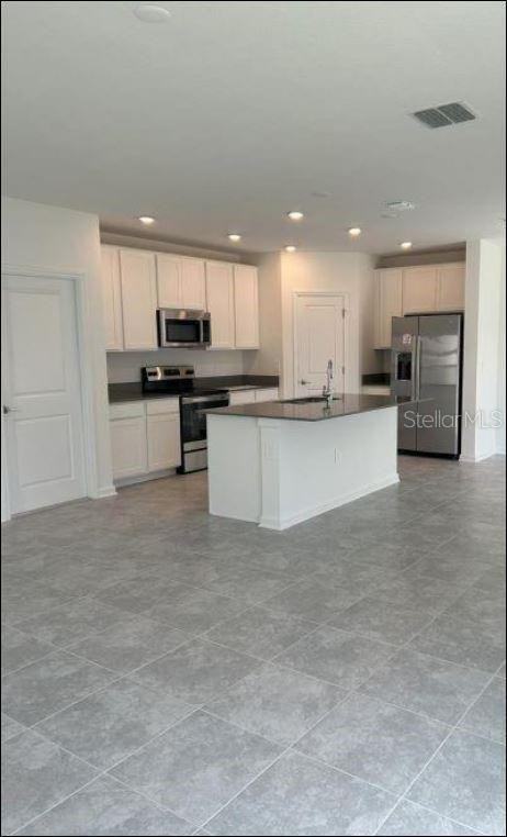 323 Heroic Rd #323 - Photo 5 of 13