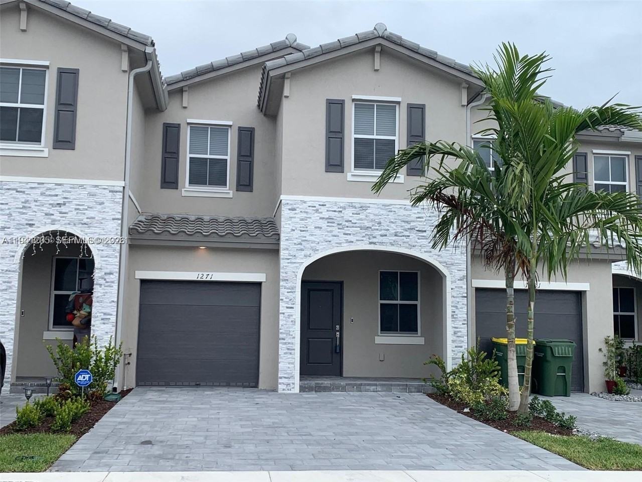 1271 Se 27th St #1271-1271 - Photo 4 of 41