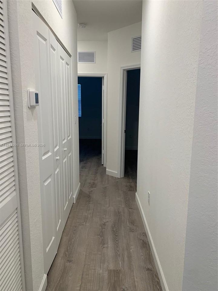 1271 Se 27th St #1271-1271 - Photo 6 of 41