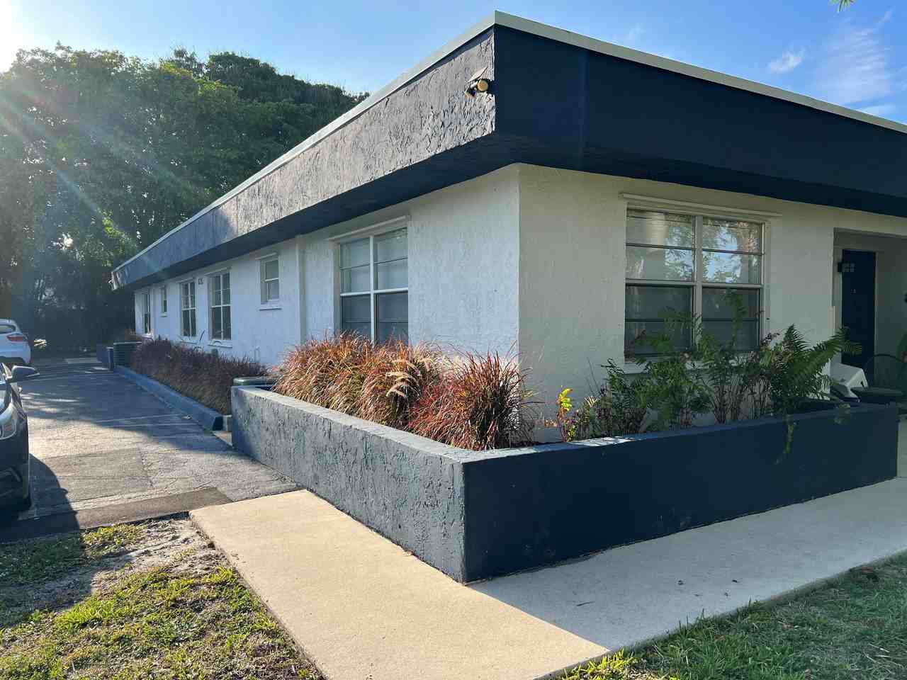 625 Oak St #625D - Photo 2 of 15