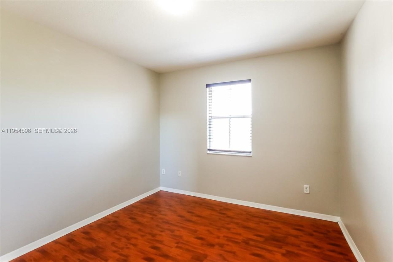 27598 Sw 138th Ave #27598 - Photo 3 of 18