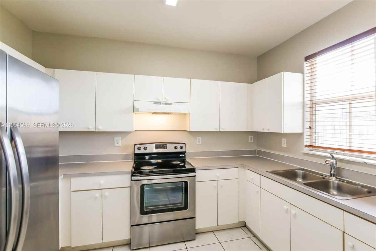 27598 Sw 138th Ave #27598 - Photo 5 of 18