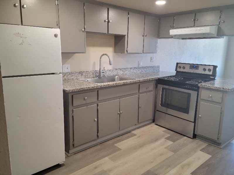 3701 Thomas Ave #4 - Photo 3 of 9