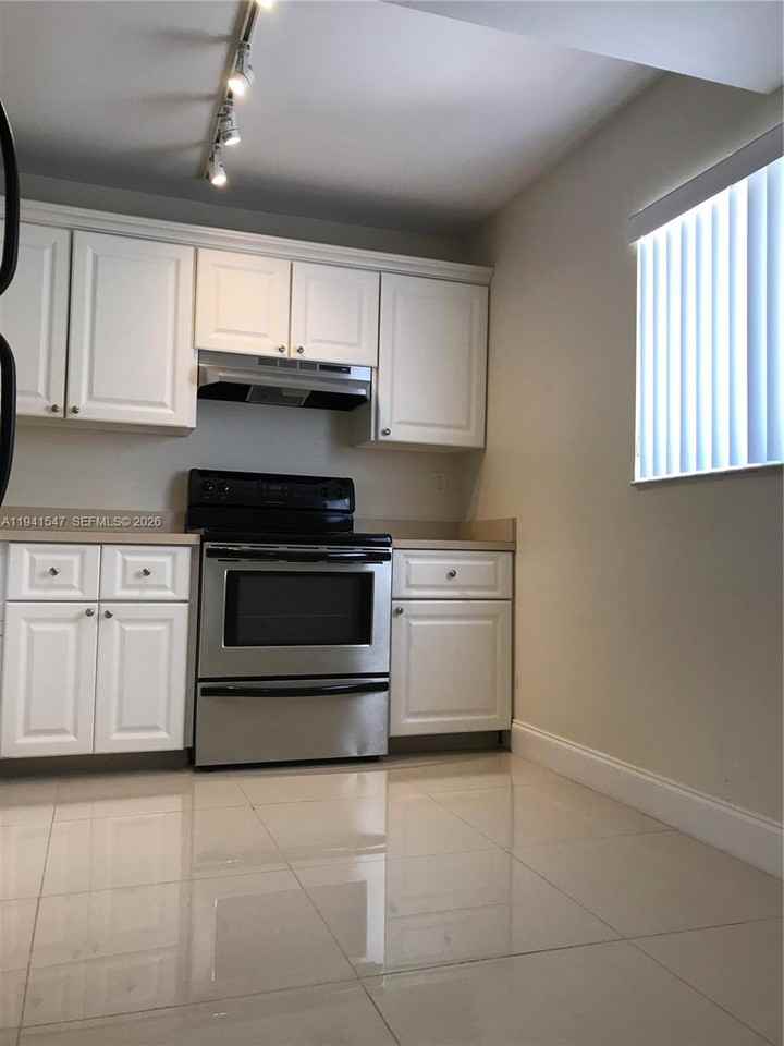 Jacaranda Ct #731-302 - Photo 6 of 33