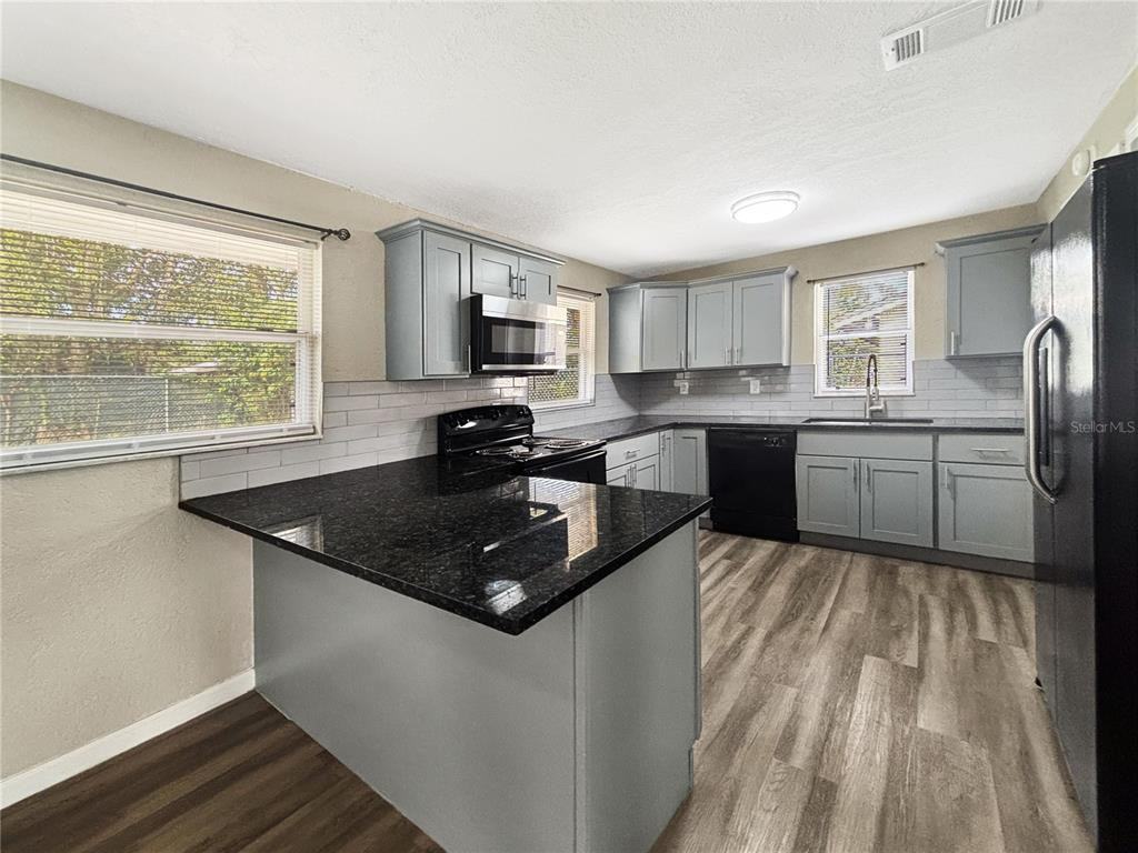 122 Drew Ave #122 - Photo 2 of 28