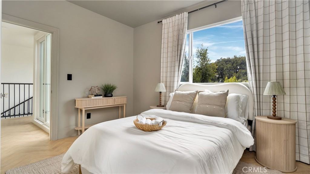 1347 Seward St #1347 - Photo 7 of 30