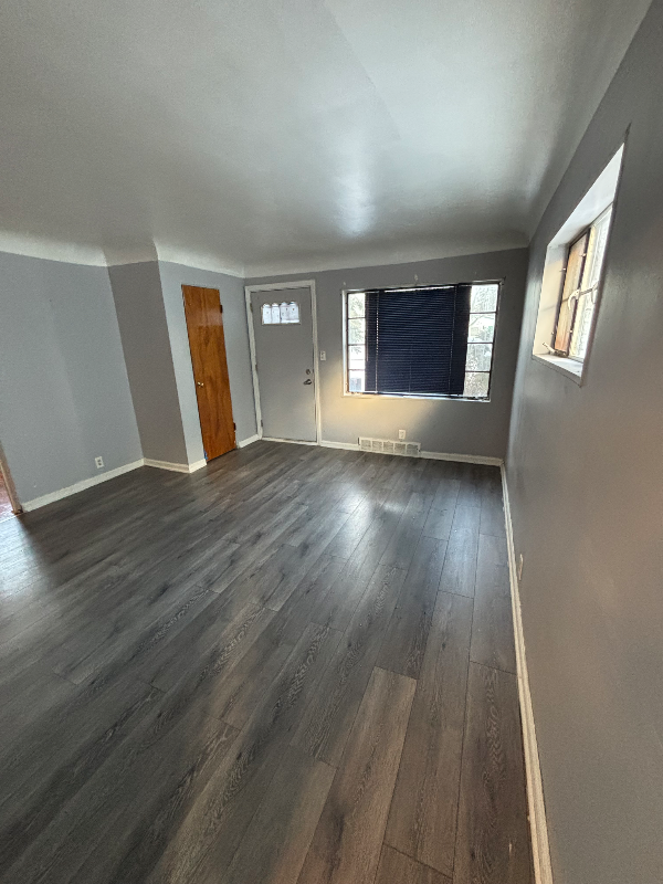 938 Stocker Ave - Photo 3 of 10