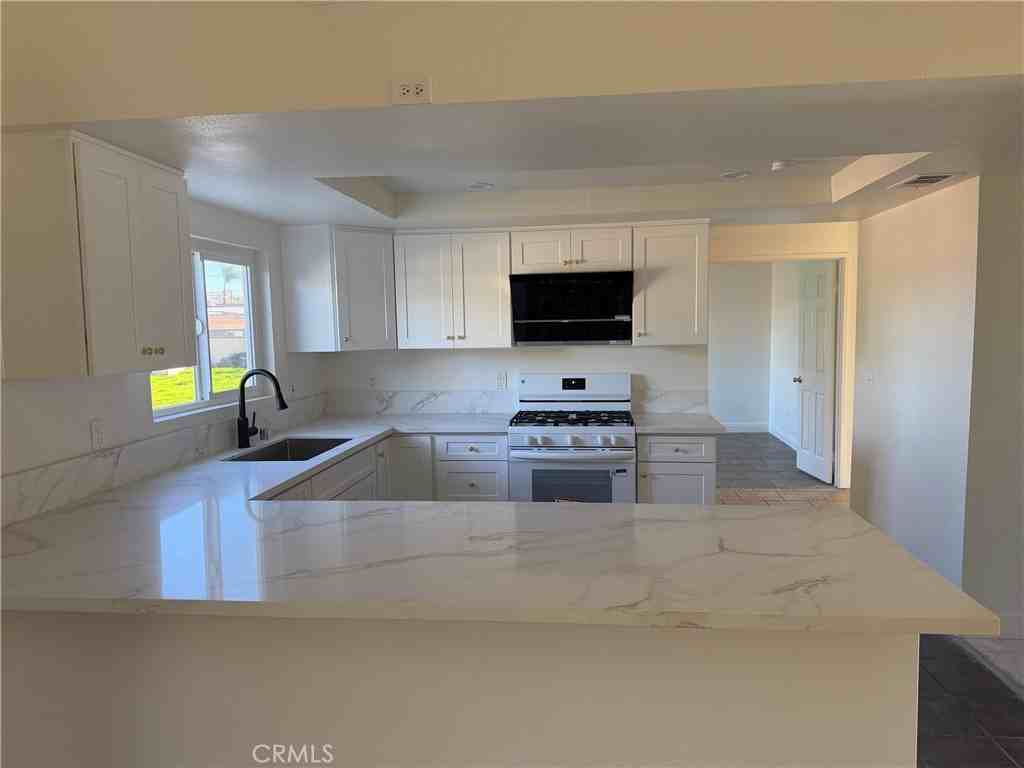 723 Ford St #723 - Photo 7 of 36